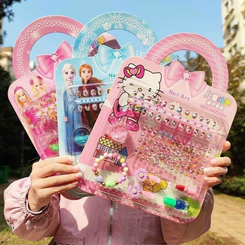 Vỉ Đồ Chơi Dán Móng Tay Làm Nail Cho Bé