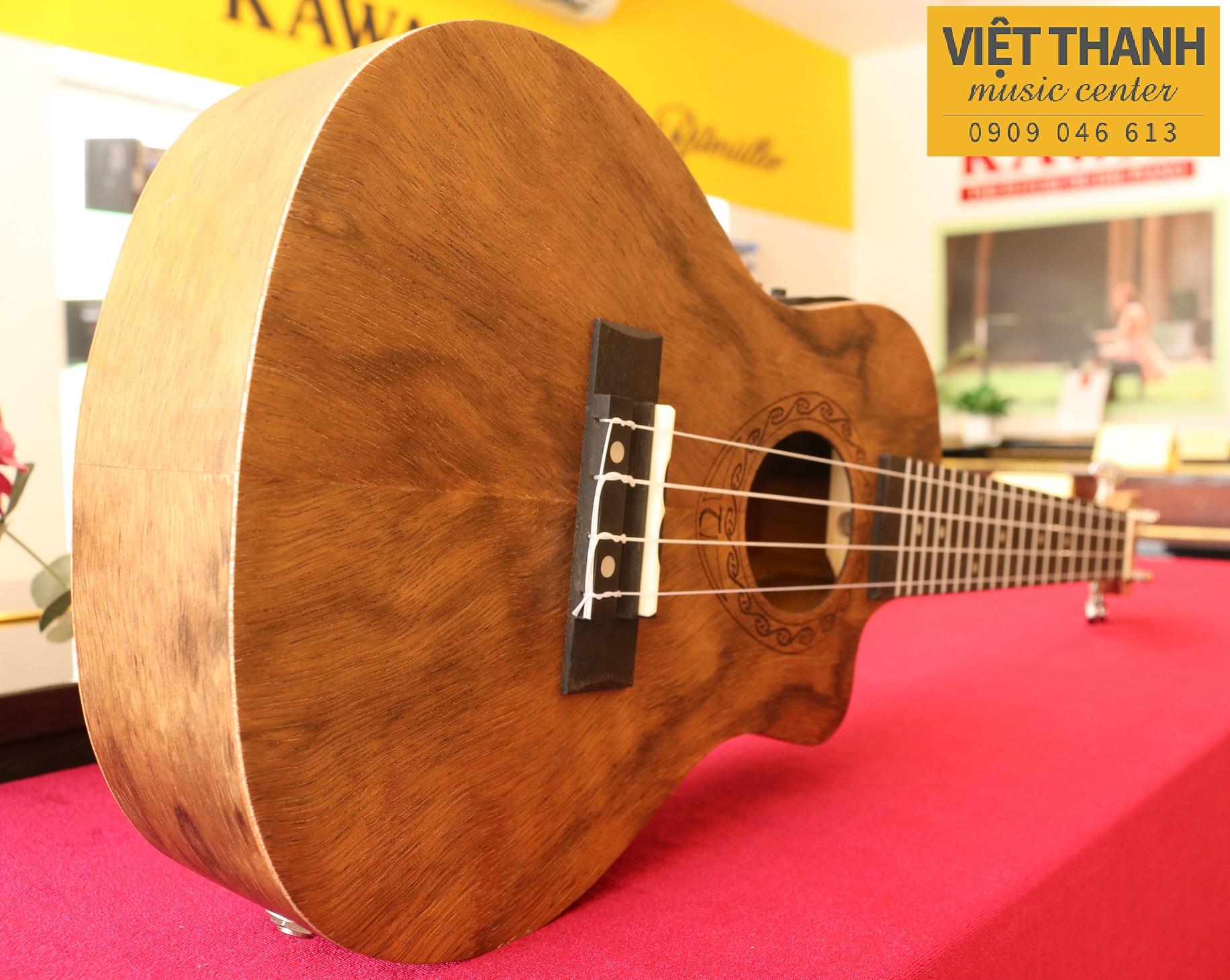Đàn Ukulele Tanglewood TWT13E có EQ (Equalizer)