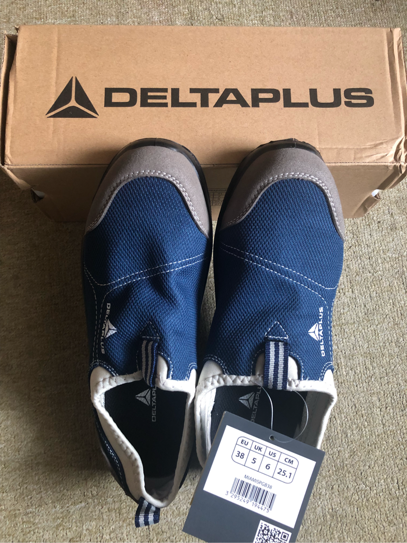 Giày bảo hộ siêu nhẹ Delta Plus MIAMI S1P Pháp-size 42