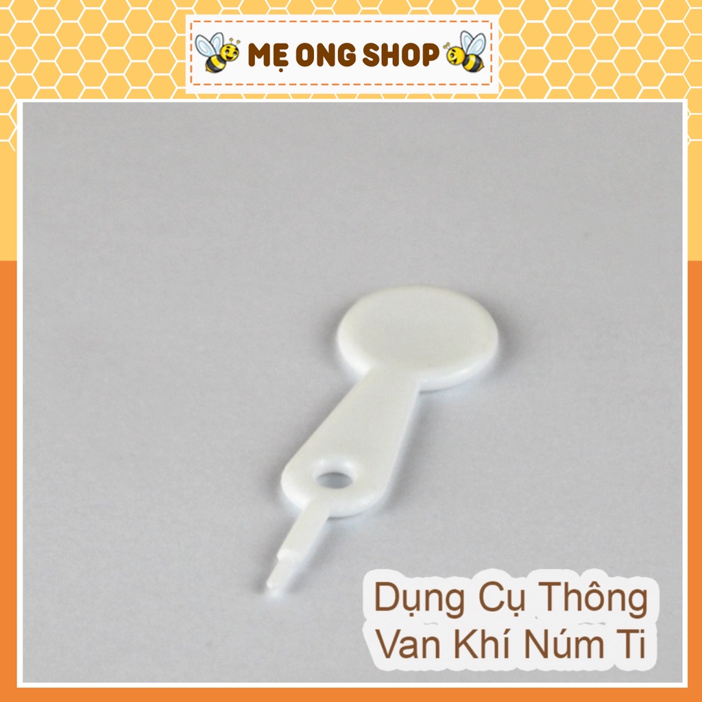 Dụng cụ giúp thông van khí và lỗ núm ti bình sữa