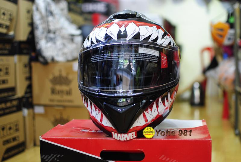 Mũ fullface YOHE 981 lên Venom V2