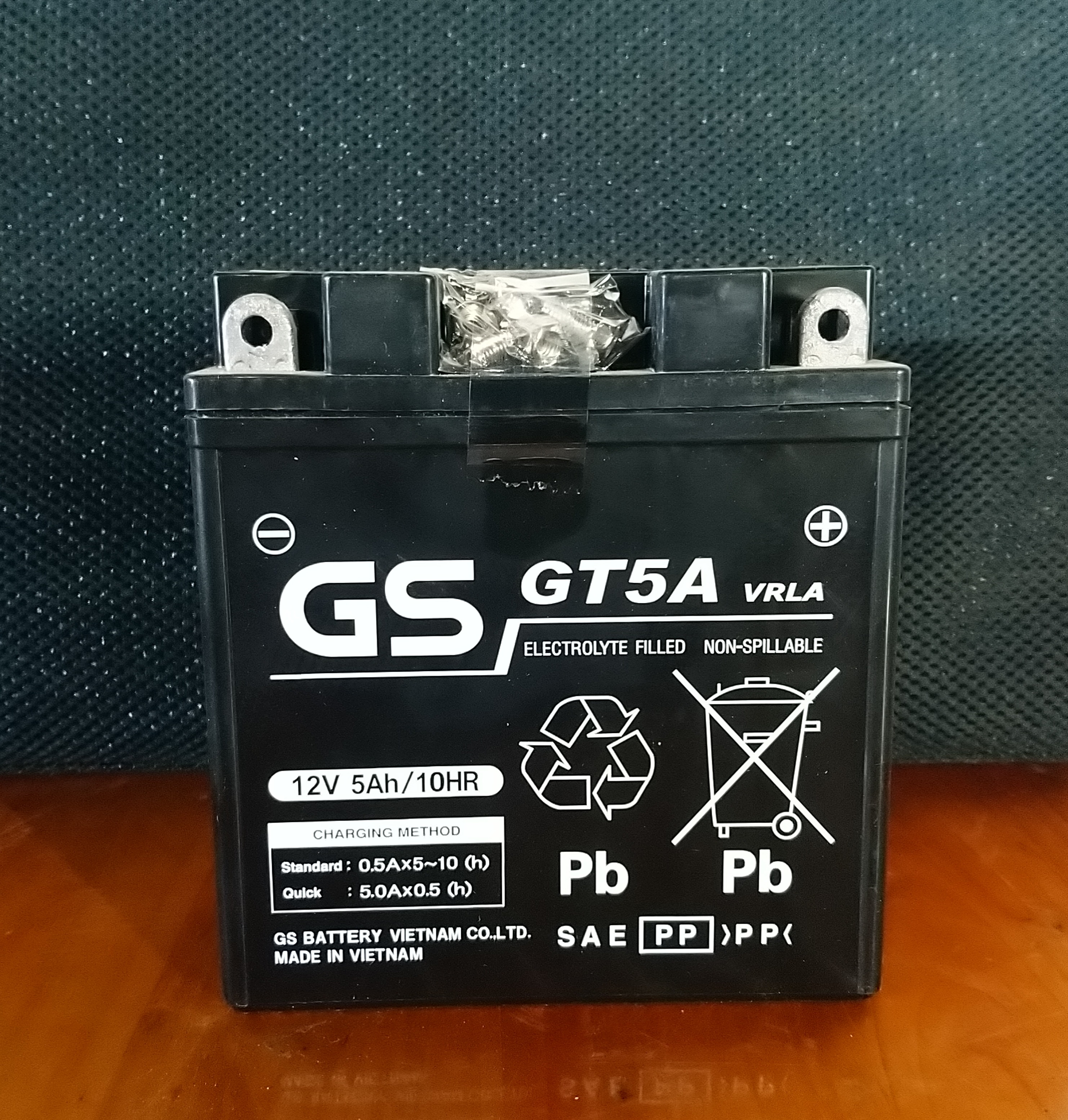 BÌNH ẮC QUY GS 12V-5A