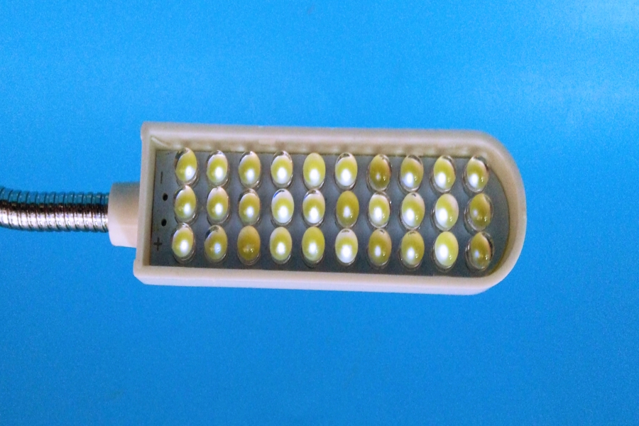 Đèn Led Cổ Ngỗng 30 Bóng Cho Máy May