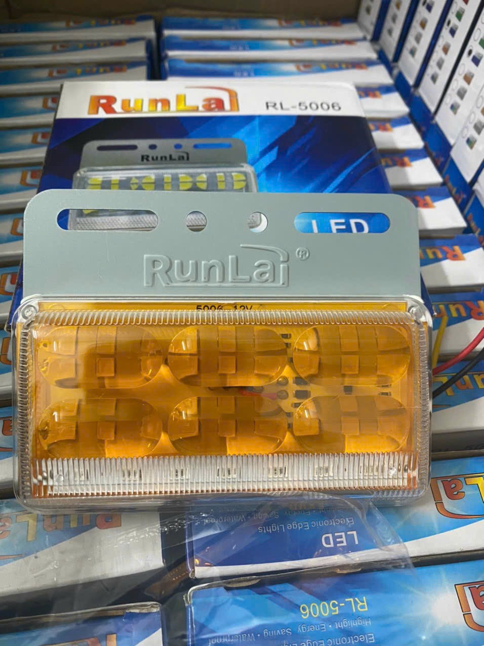 Đèn sườn RunLai RL 5006 12V (1 cái)