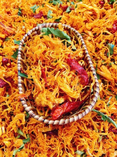 khô gà lá chanh hũ 300.gram