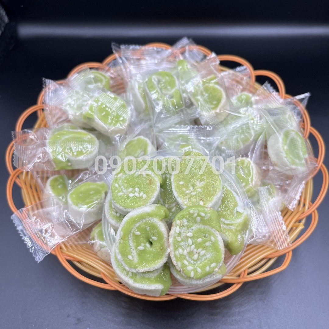 Kẹo dừa non lá dứa cuộn bánh tráng thơm ngon - bánh kẹo đồ ăn vặt - mứt tết