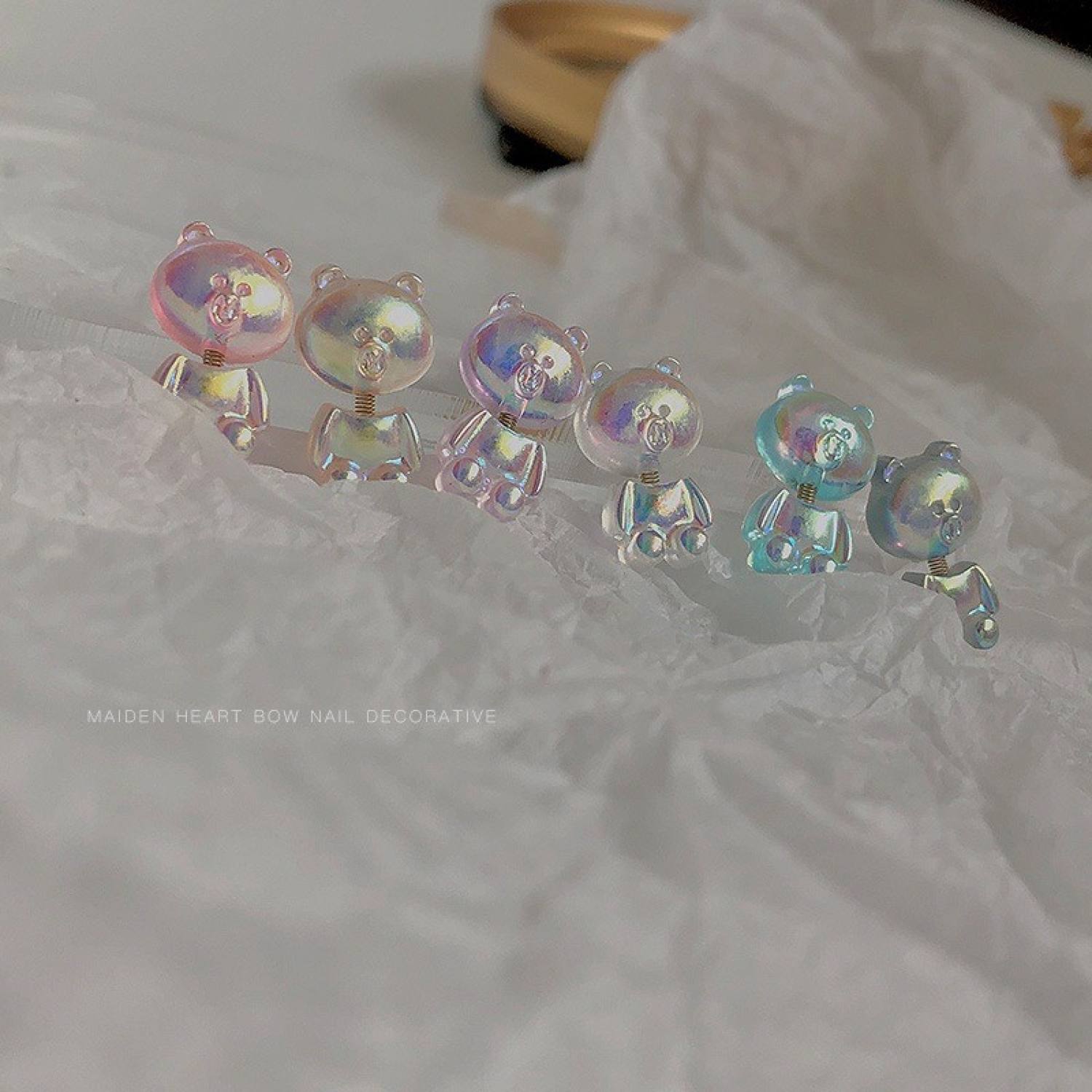 Charm gấu đầu lắc lư