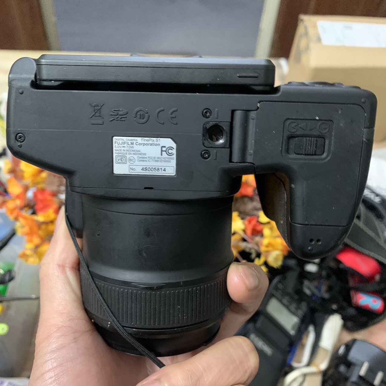 Máy ảnh Fujifilm FinePix S1 zoom 50x có wifi, tiếng Việt