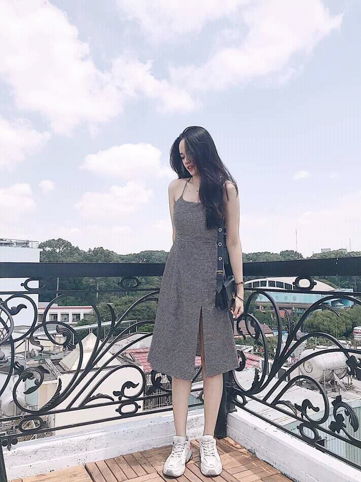 Đầm caro hai dây cột nơ lựng xẻ đùi siêu xinh