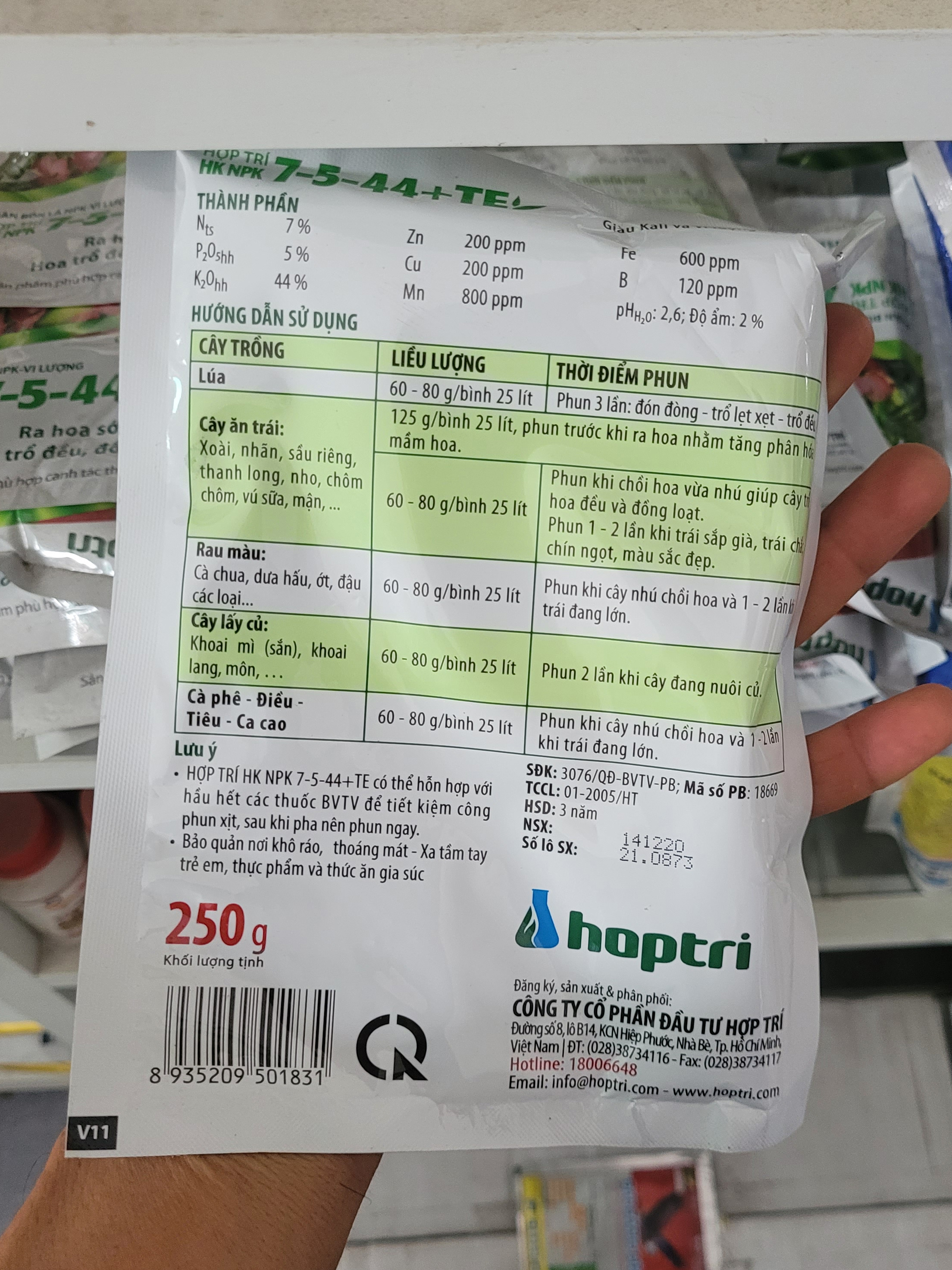 Phân bón NPK HK 7-5-44 + TE Hợp Trí 250gr