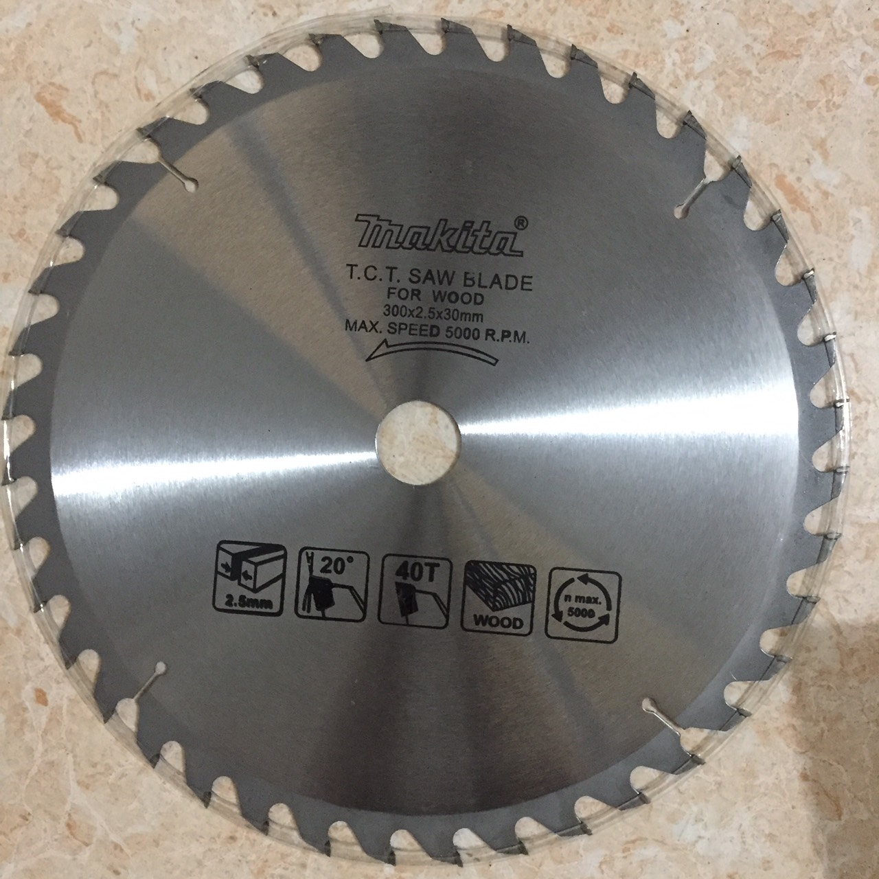 Lưỡi cưa gỗ makita 40 răng đường kính 300mm lỗ cốt 25mm-30mm