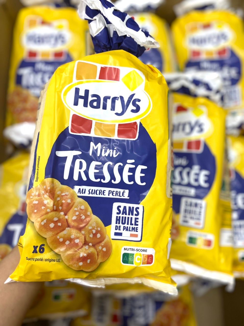 BÁNH MÌ HOA CÚC Harrys Pháp