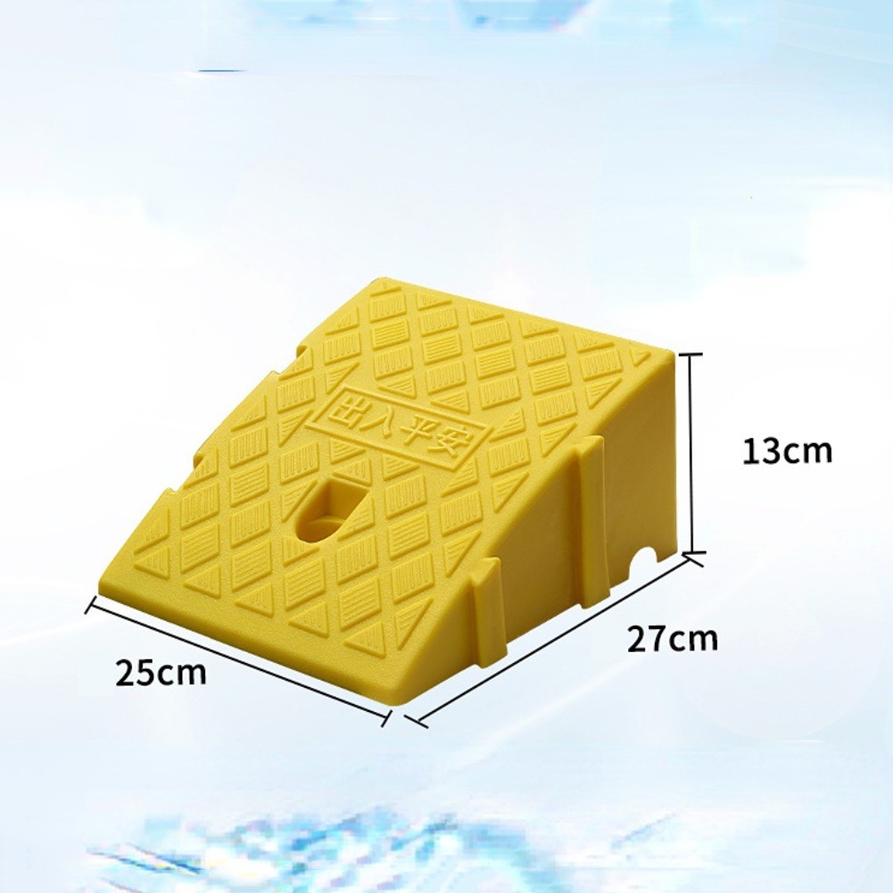 Bậc dốc bục lên xuống vỉa hè cho xe ô tô, xe máy nhựa đệm cao su tam giác chắc chắn