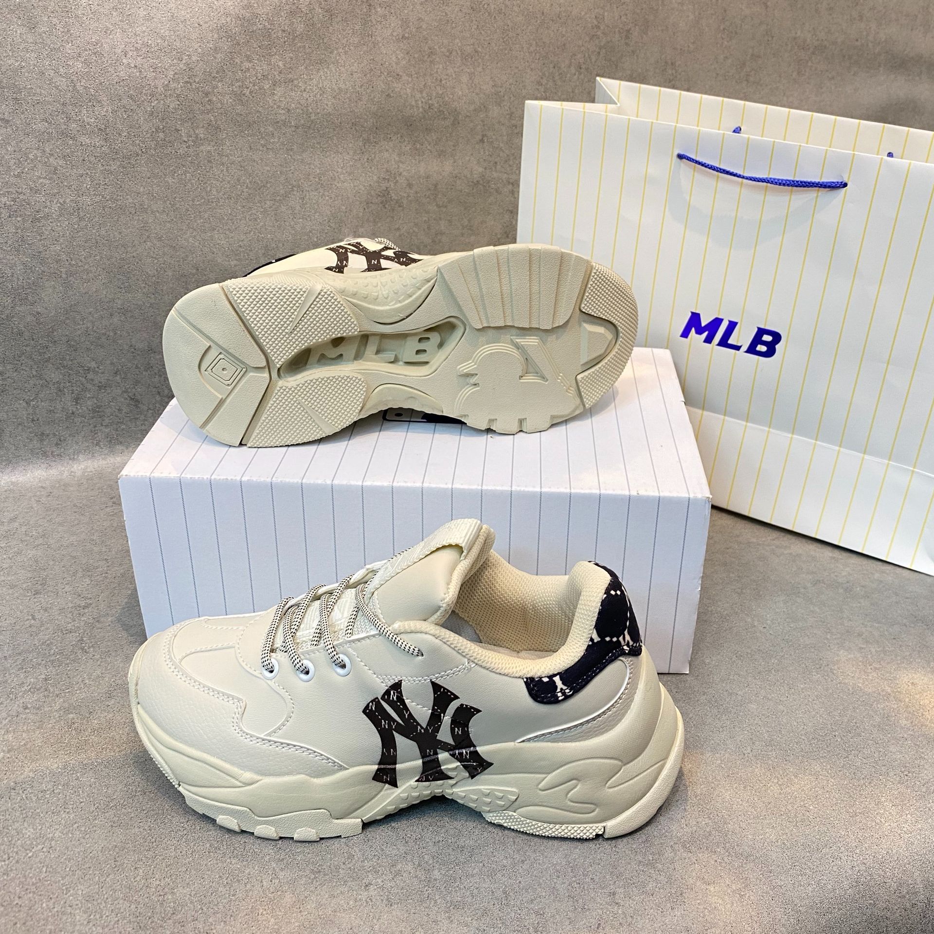0273  CHÍNH HÃNG  Giày Sneaker MLB Big Ball Chunky Leather logo LA   MỘC SHOES