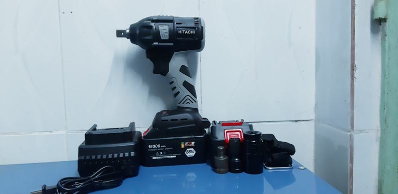 Máy Siết Bulong Dùng Pin Không Chổi Than Hitachi nhật bản