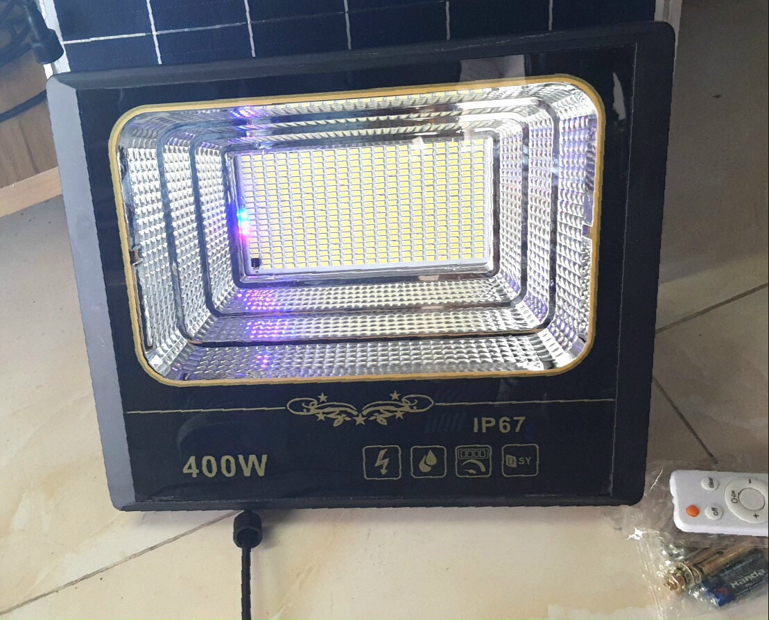 Đèn pha năng lượng mặt trời 100W, 200W, 400W, 600W