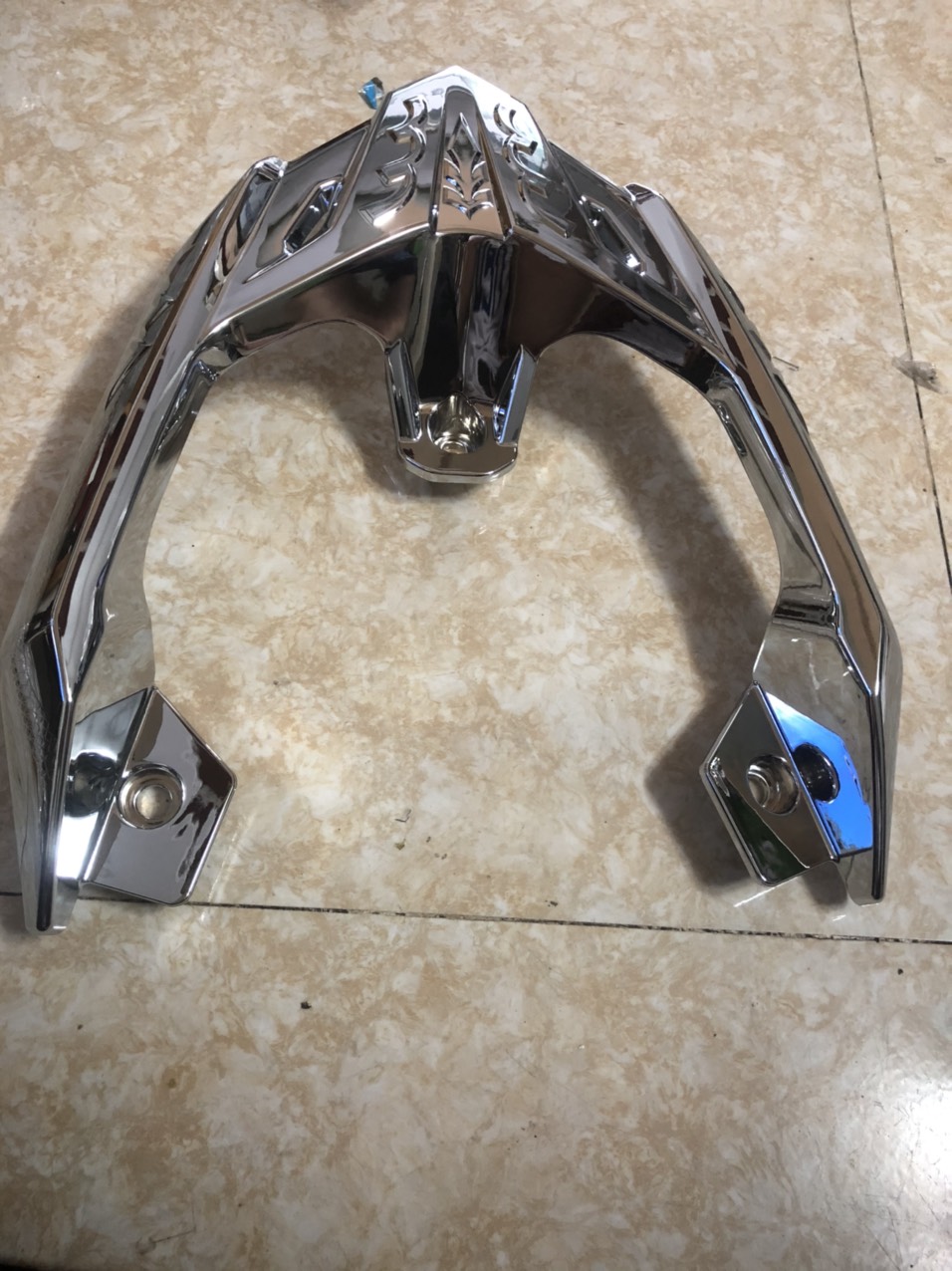 Ốp cảng sau cho xe air blade 2020-2023 màu trắng crom