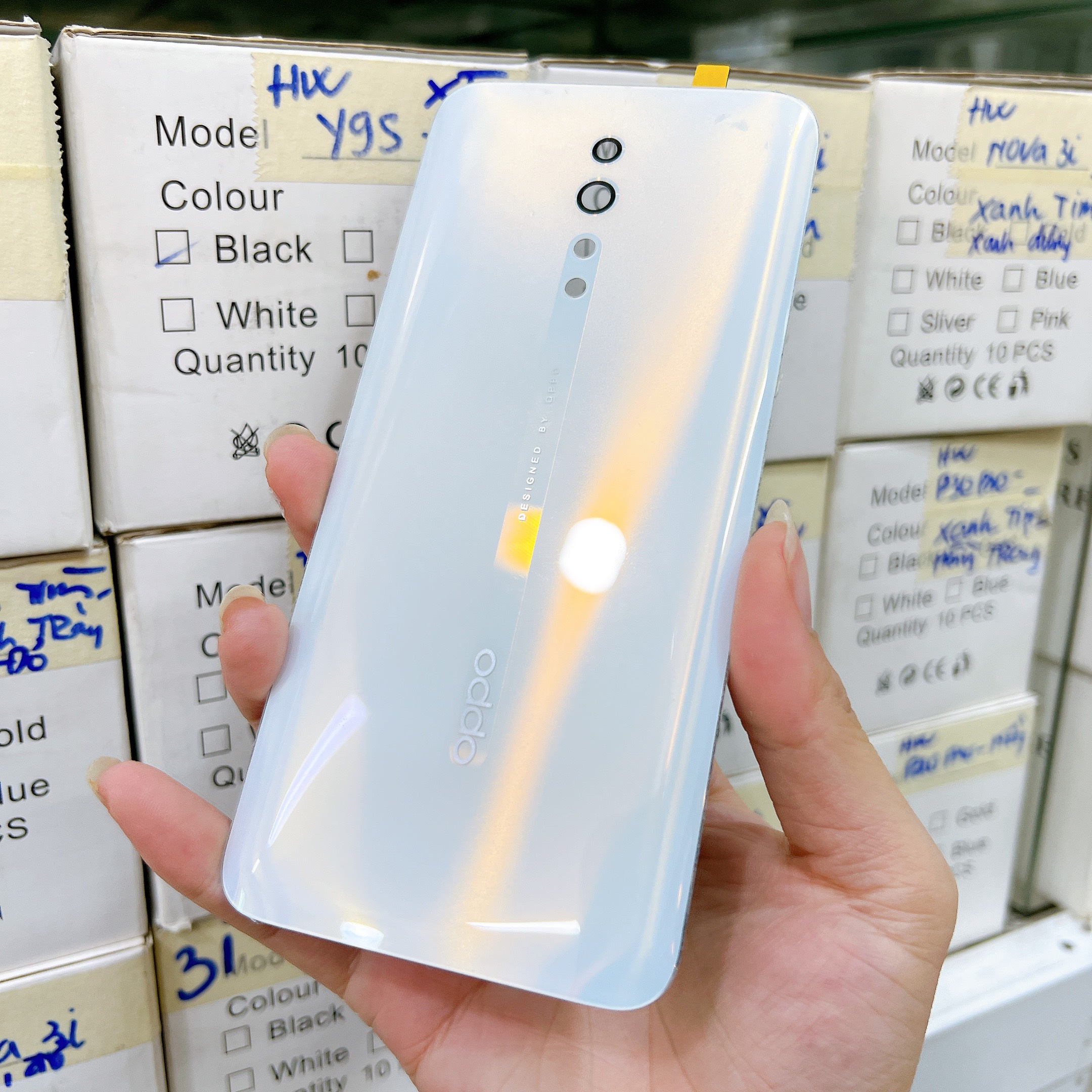 Nắp lưng Oppo Reno Z (không kính camera)