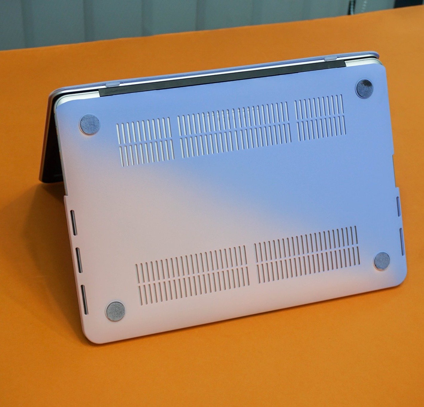 ỐP LƯNG MACBOOK NHỰA PHỦ SILICON