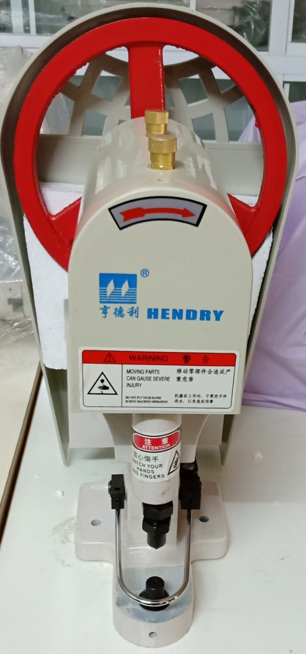 Máy dập nút đồng mới 100% đủ bộ
