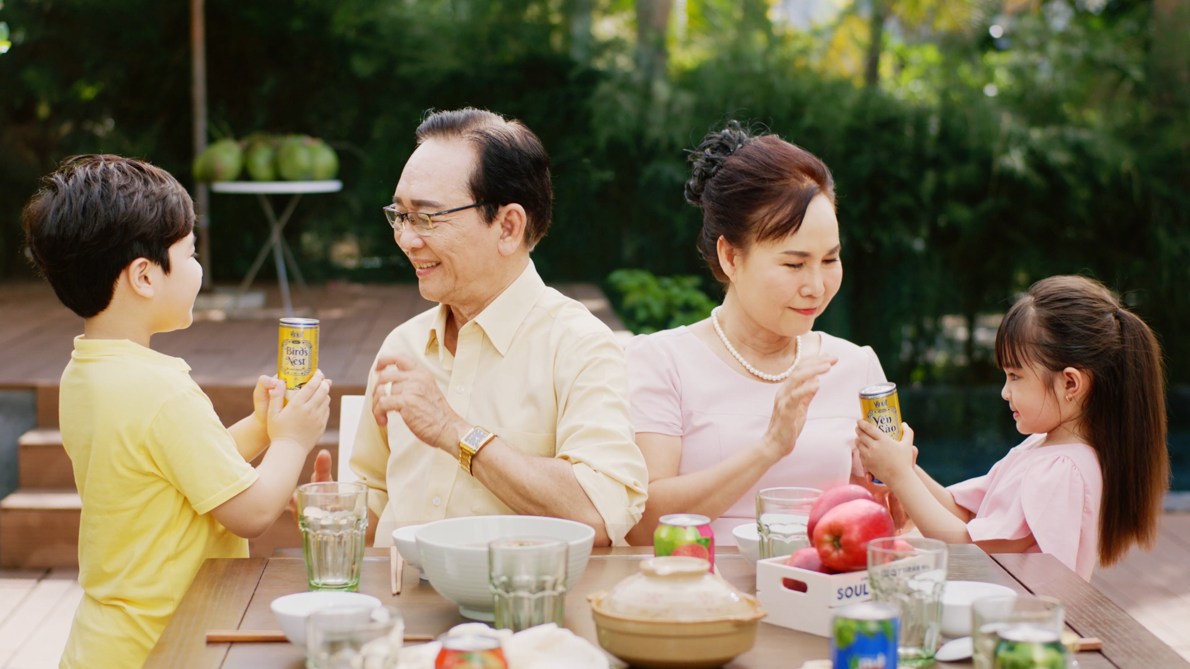 [LỐC 6 LON] Nước Yến Cao Cấp Vinut 250ml