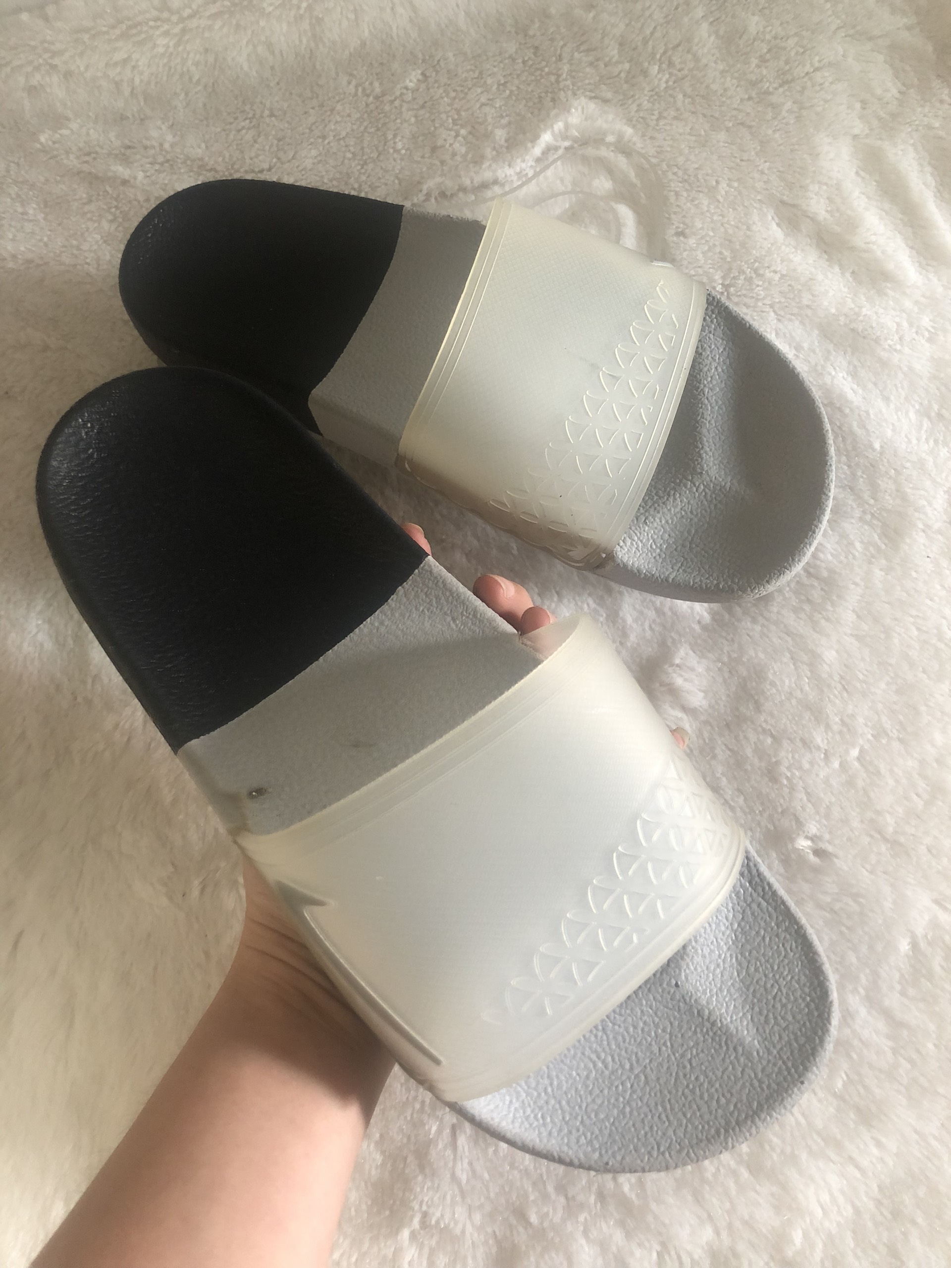 Dép quai ngang thể thao