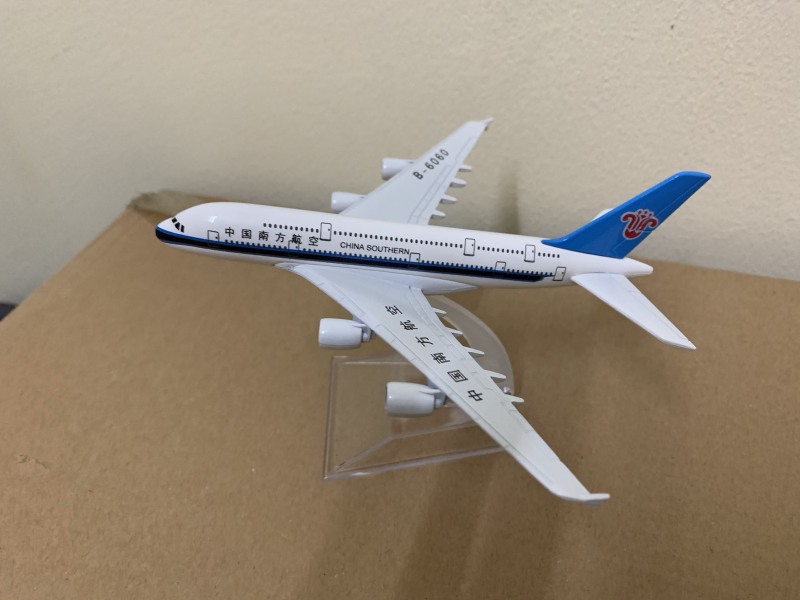 Mô hình máy bay China Southrn 16cm