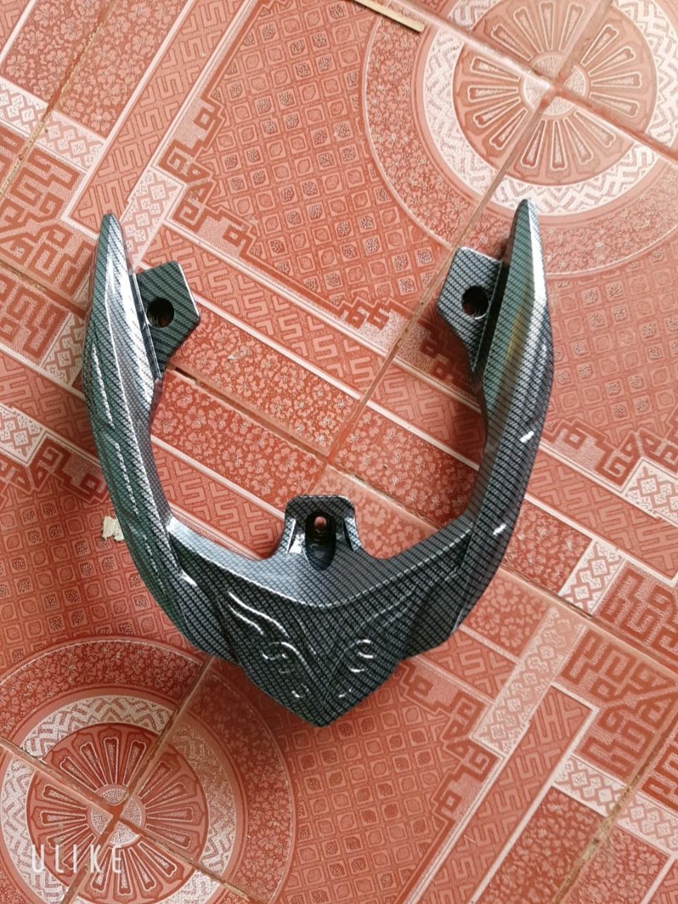 ốp cảng sau xe air blade 2016 đến 2019 đen carbon