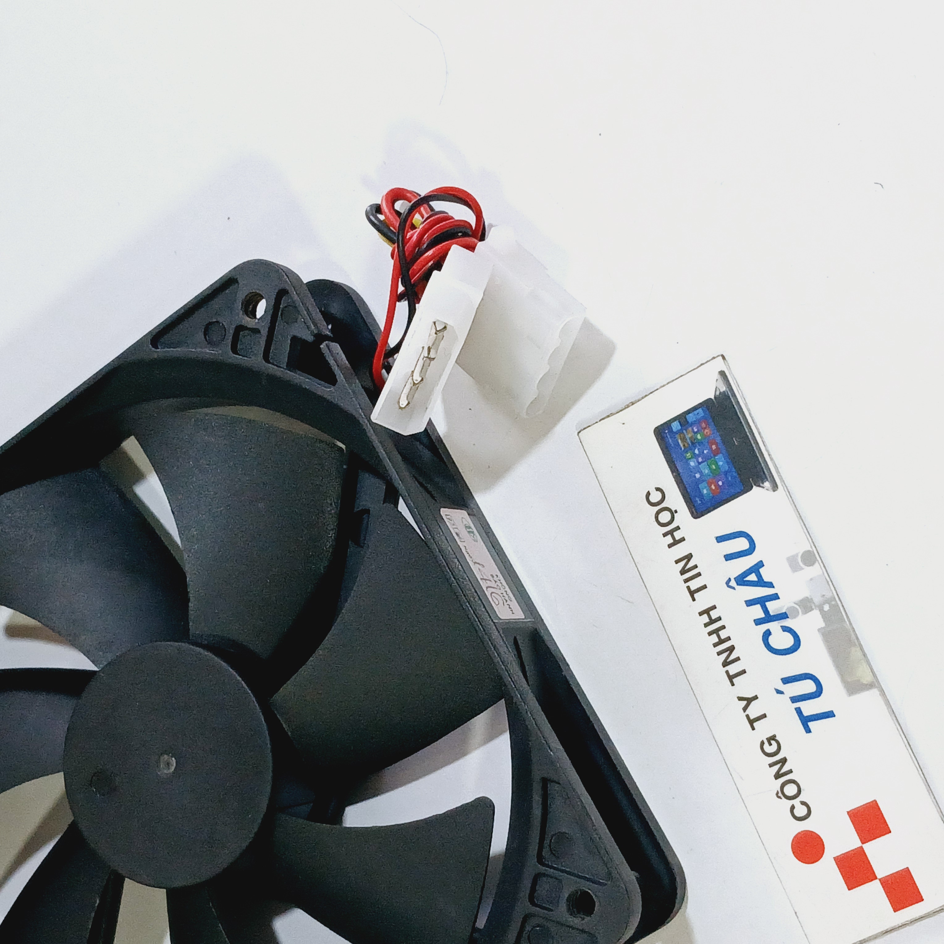 Quạt case 12Cm, dày 2.5Cm - Điện áp DC 12V (Đầu cắm ATA 4 Pin)