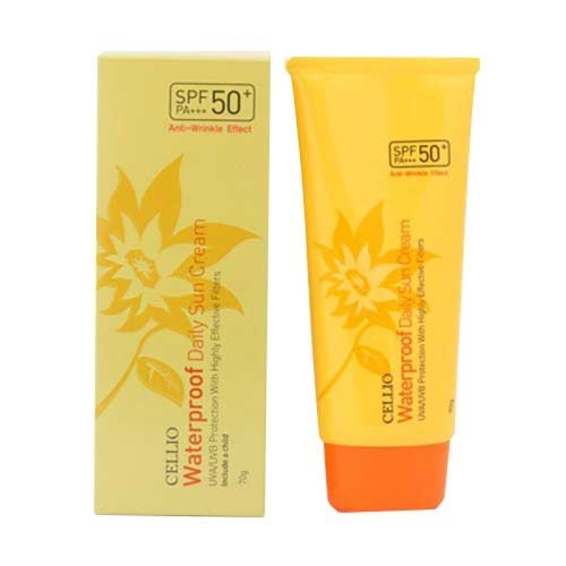 Kem chống nắng Cellio Waterproof Daily Sun Cream SPF50+ PA+++ màu vàng.