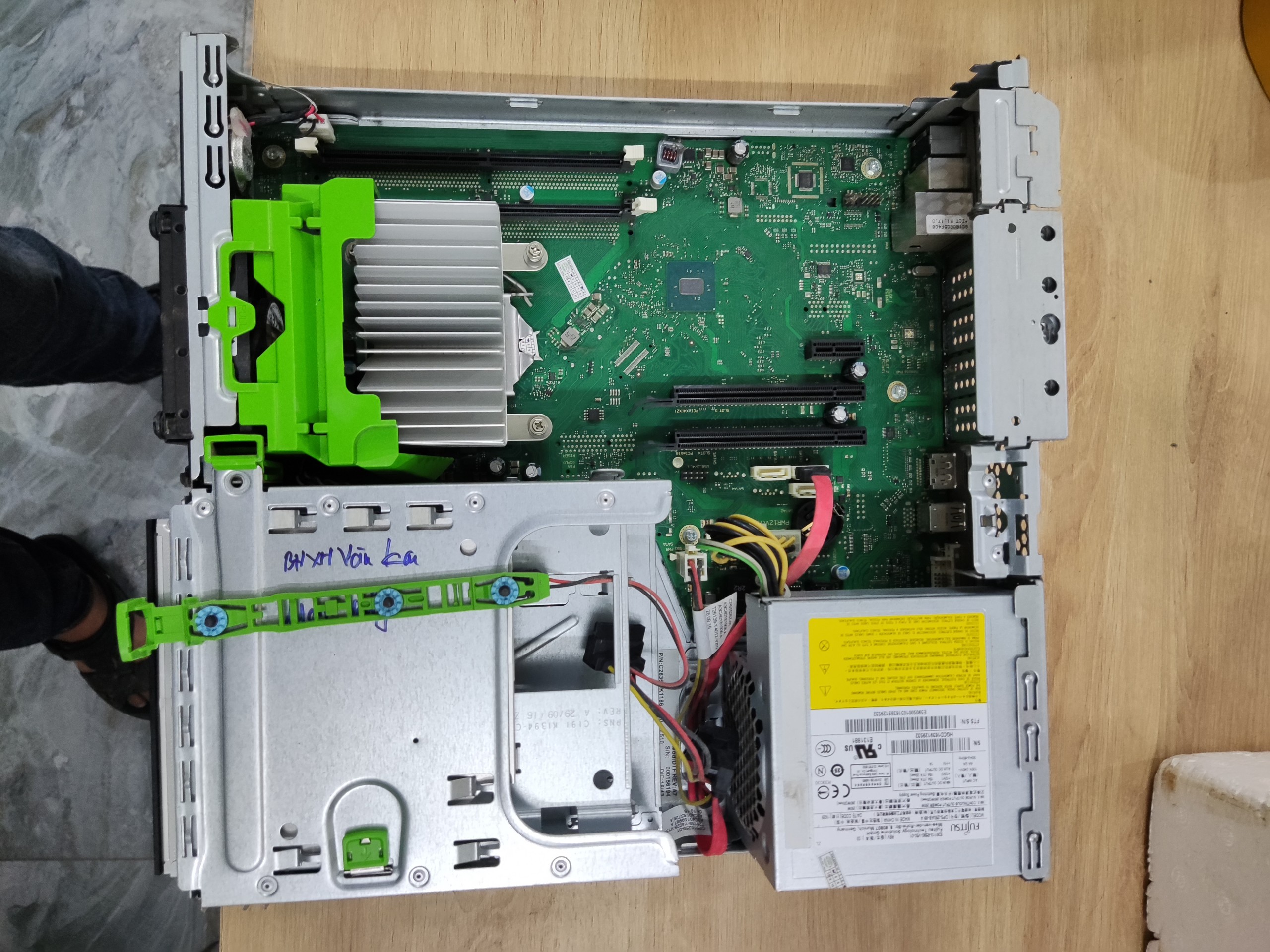 Main - Bo mạch chủ Fujitsu D556/E85+