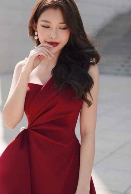 Đầm Lệch Vai Quai Ngọc