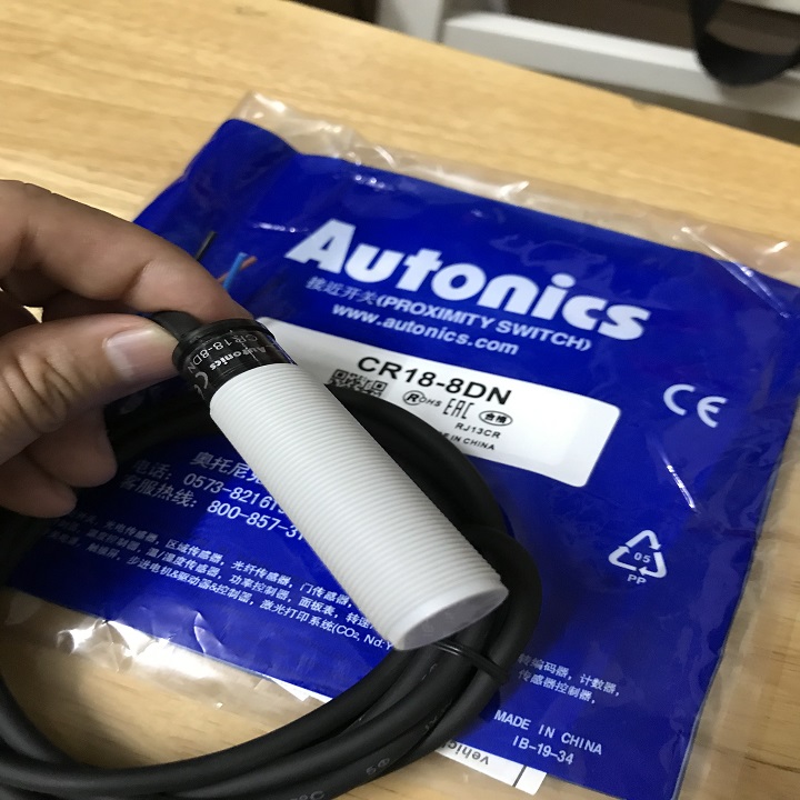 Cảm biến tiệm cận điện dung CR18-8DN