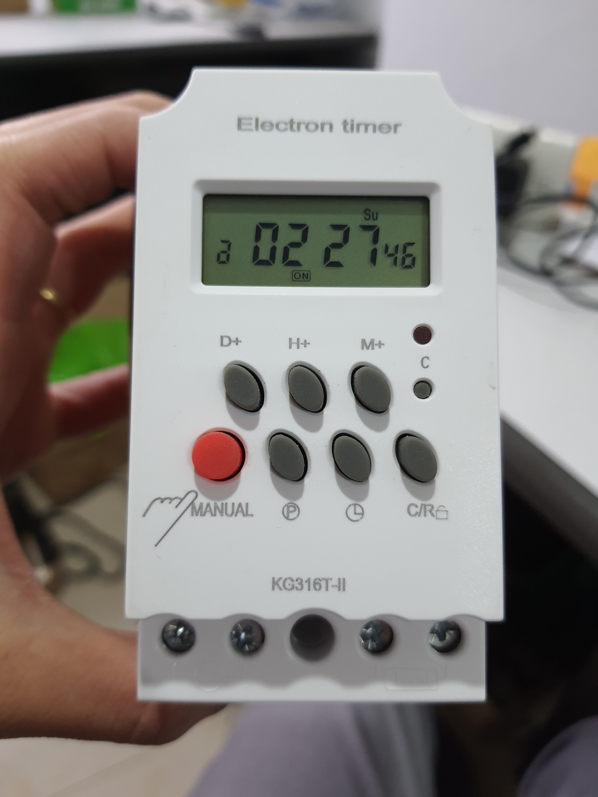 Công tắc hẹn giờ bật tắt luân phiên 16 lần trong 1 ngày công suất lớn 3000W 25A Digital time Switch KG316T MẪU MỚI 2021 PIN TỰ SẠC ĐỘ BỀN CAO BẢO HÀNH UY TÍN công tắc hẹn giờ timer hẹn giờ ổ cắm hẹn giờ