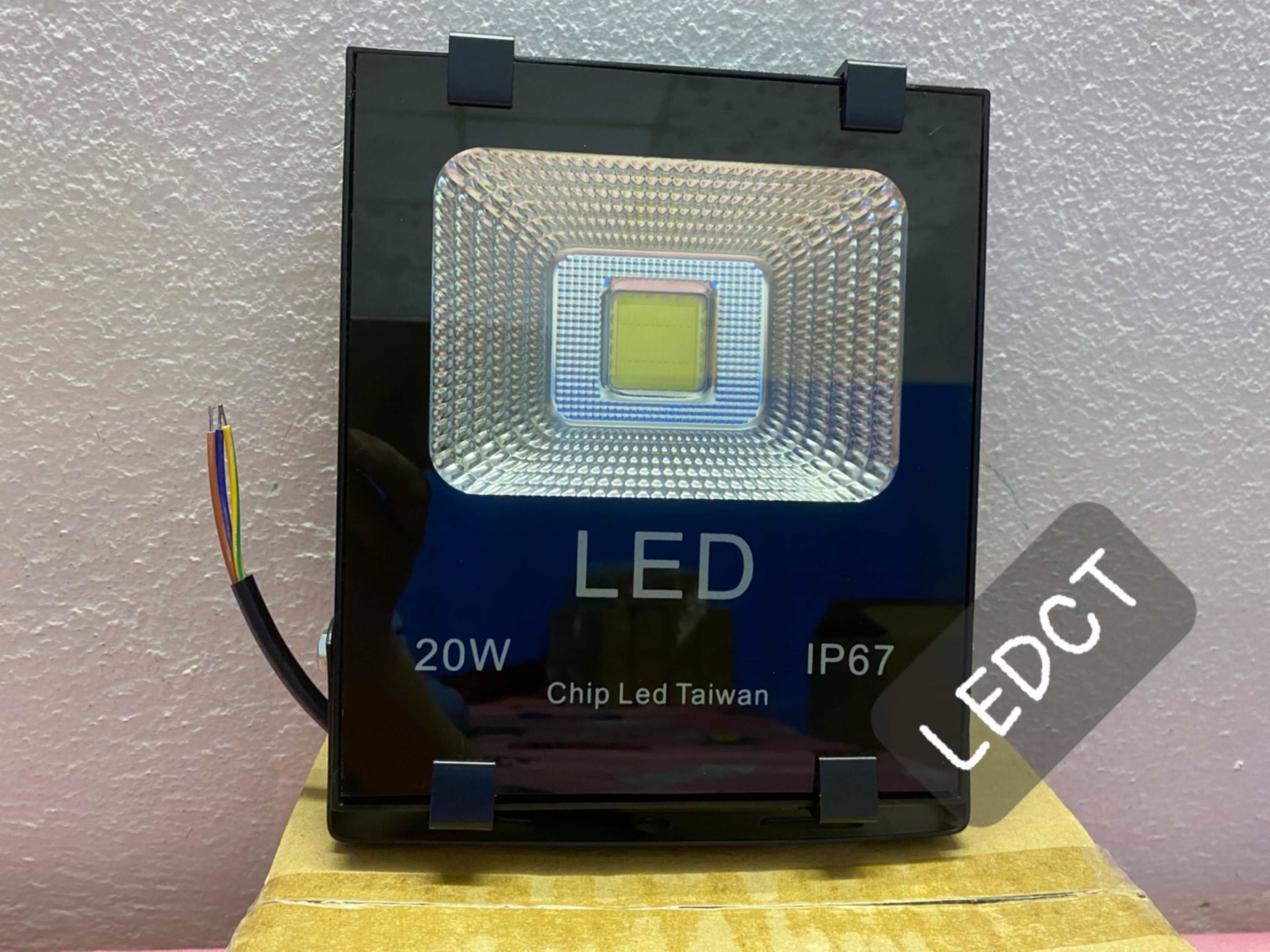 Đèn pha led 20W Thân Nhôm (Trắng, Vàng, Xanh lá, Xanh dương, Đỏ, Đổi màu)