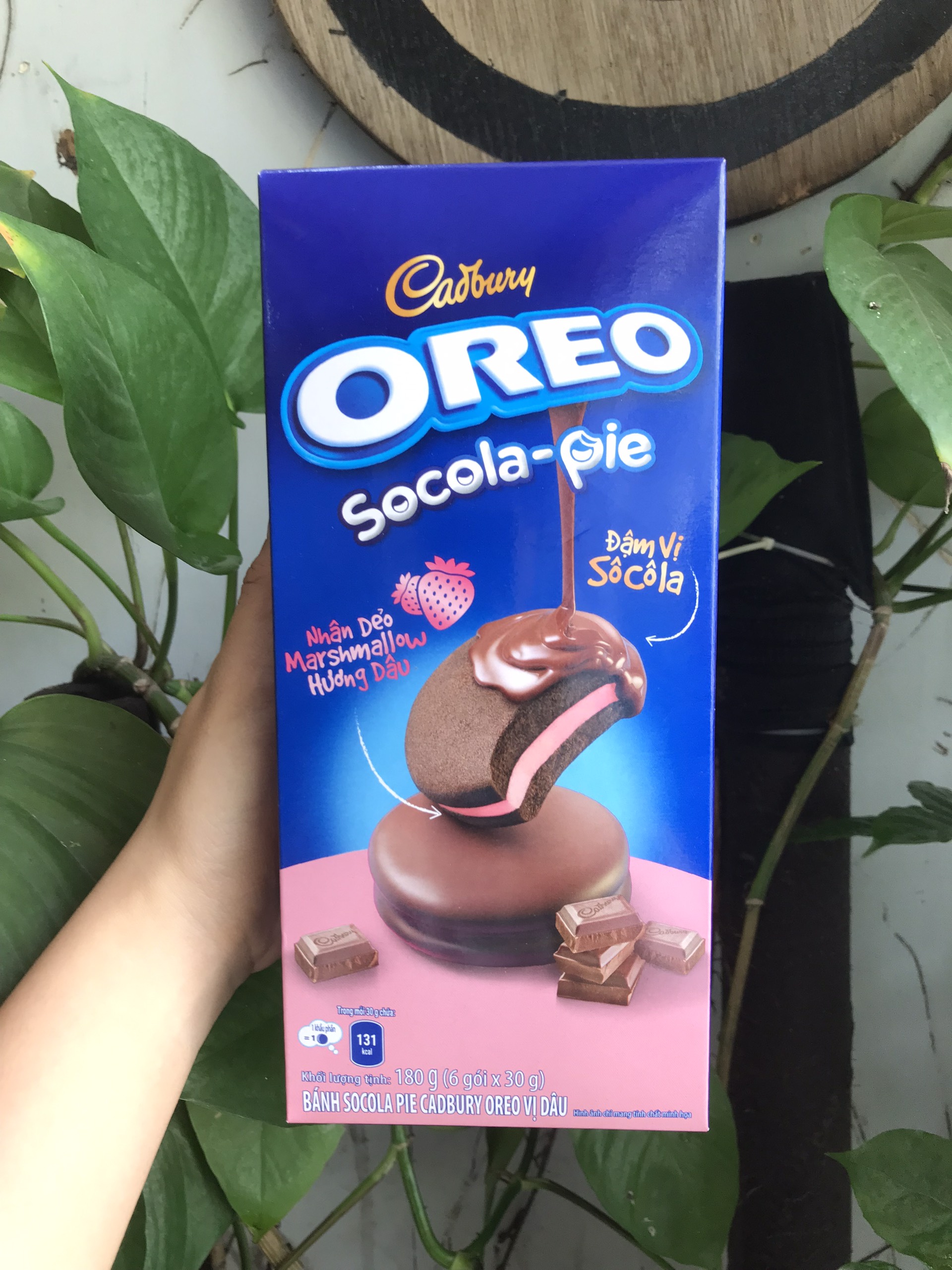 Bánh Sôcôla Nhân Dẻo Marshmallow Cadbury Oreo Vị Dâu Socola-pie Strawberry