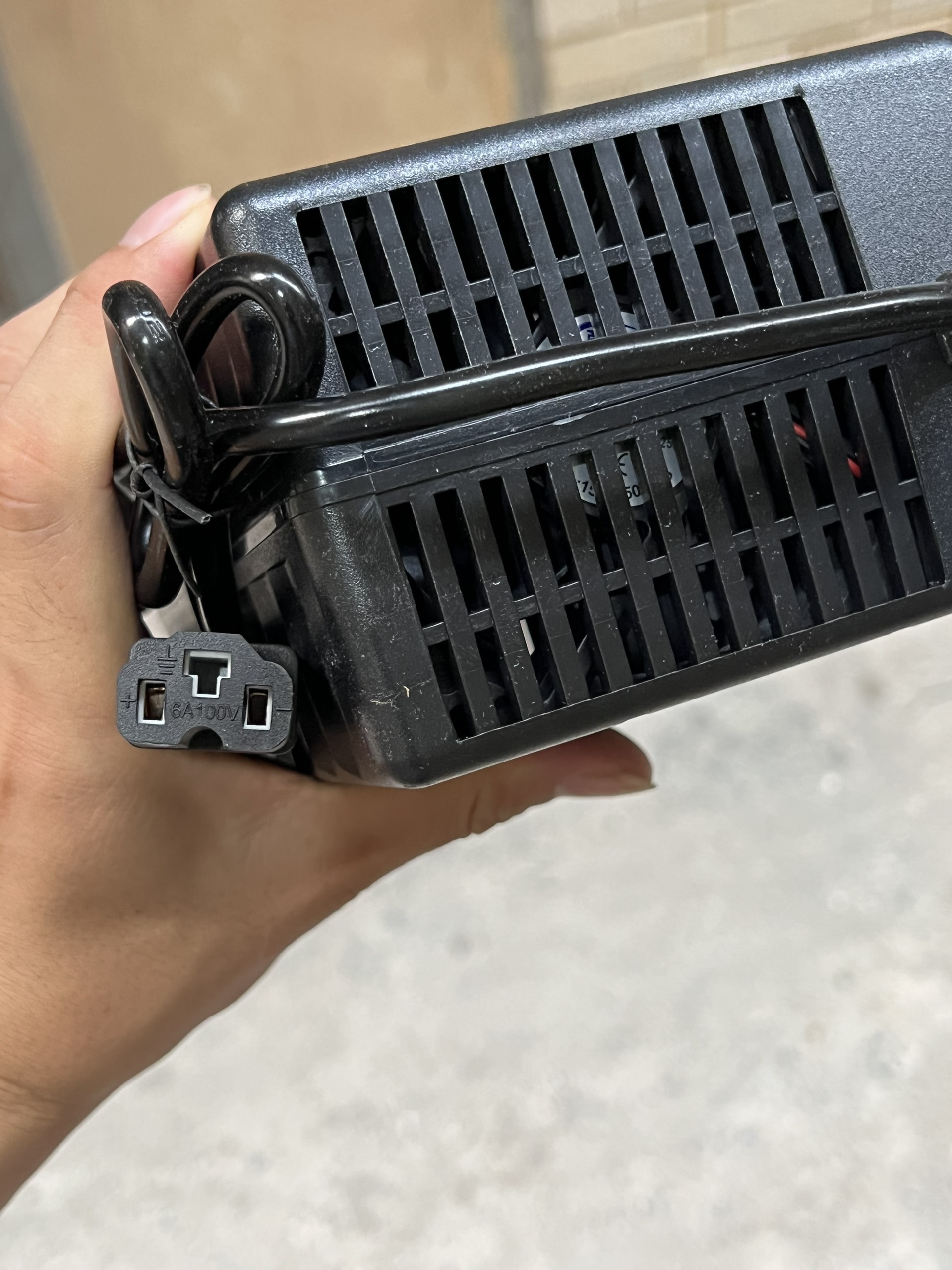 Sạc 84v 8a xe điện dùng pin 72v