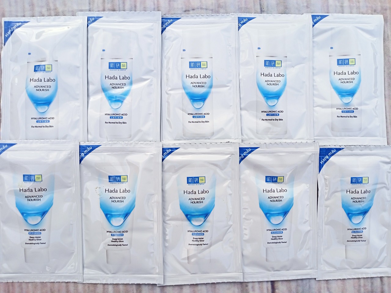 20 gói Kem rửa mặt dưỡng ẩm Hada labo (Mẫu thử gói mini 3g)