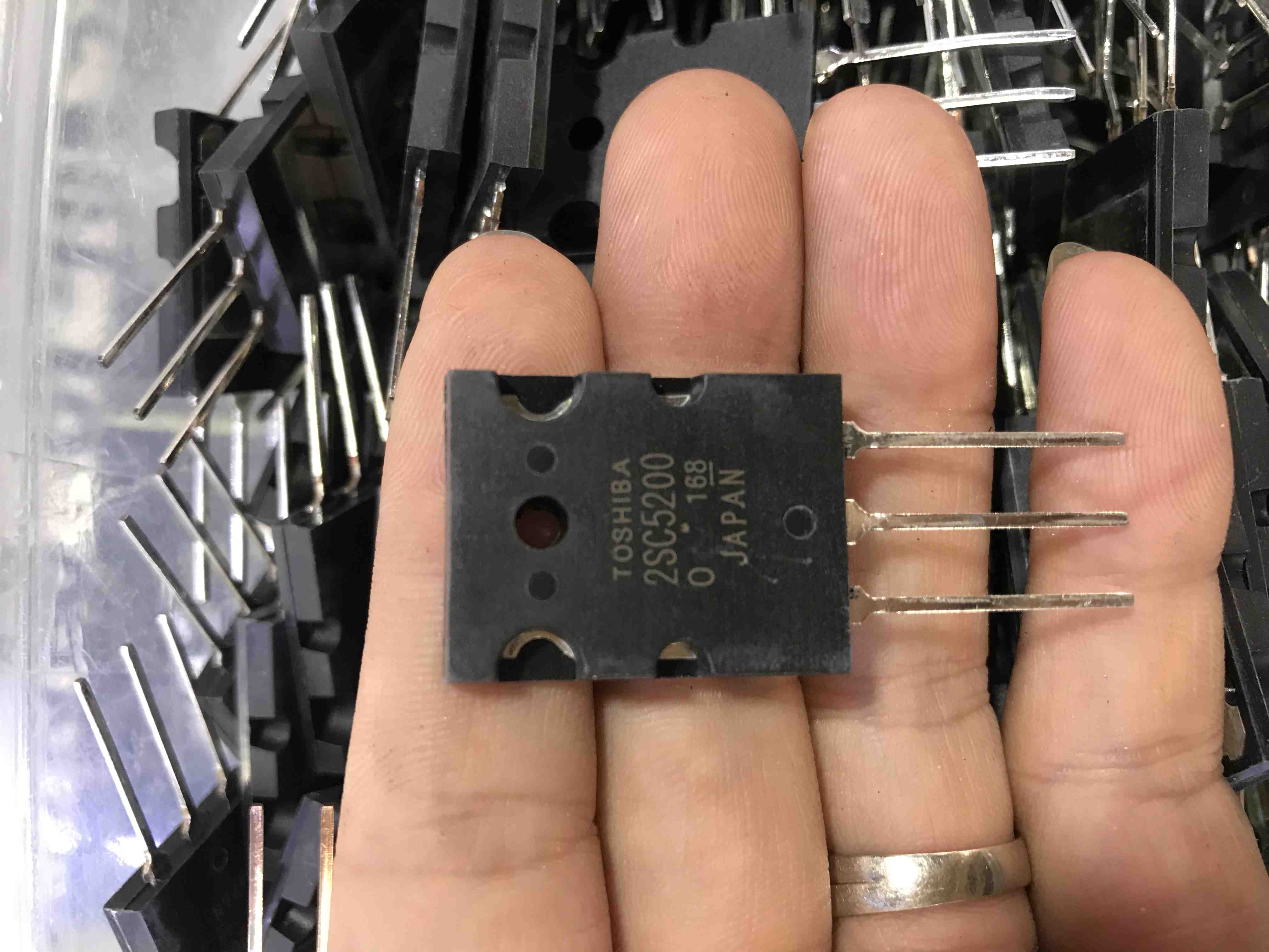 2 con sò 2SC5200 - 2SC5200