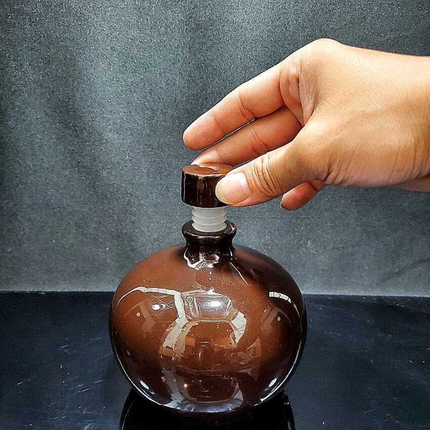 Nậm Rượu 500ML gốm men sứ Bát Tràng mẫu bầu tròn quả thị màu nâu đỏ - Nậm Rượu Bát Tràng cho giới sành tửu – Nậm Rượu Đẹp - Bình Đựng Rượu (L2)