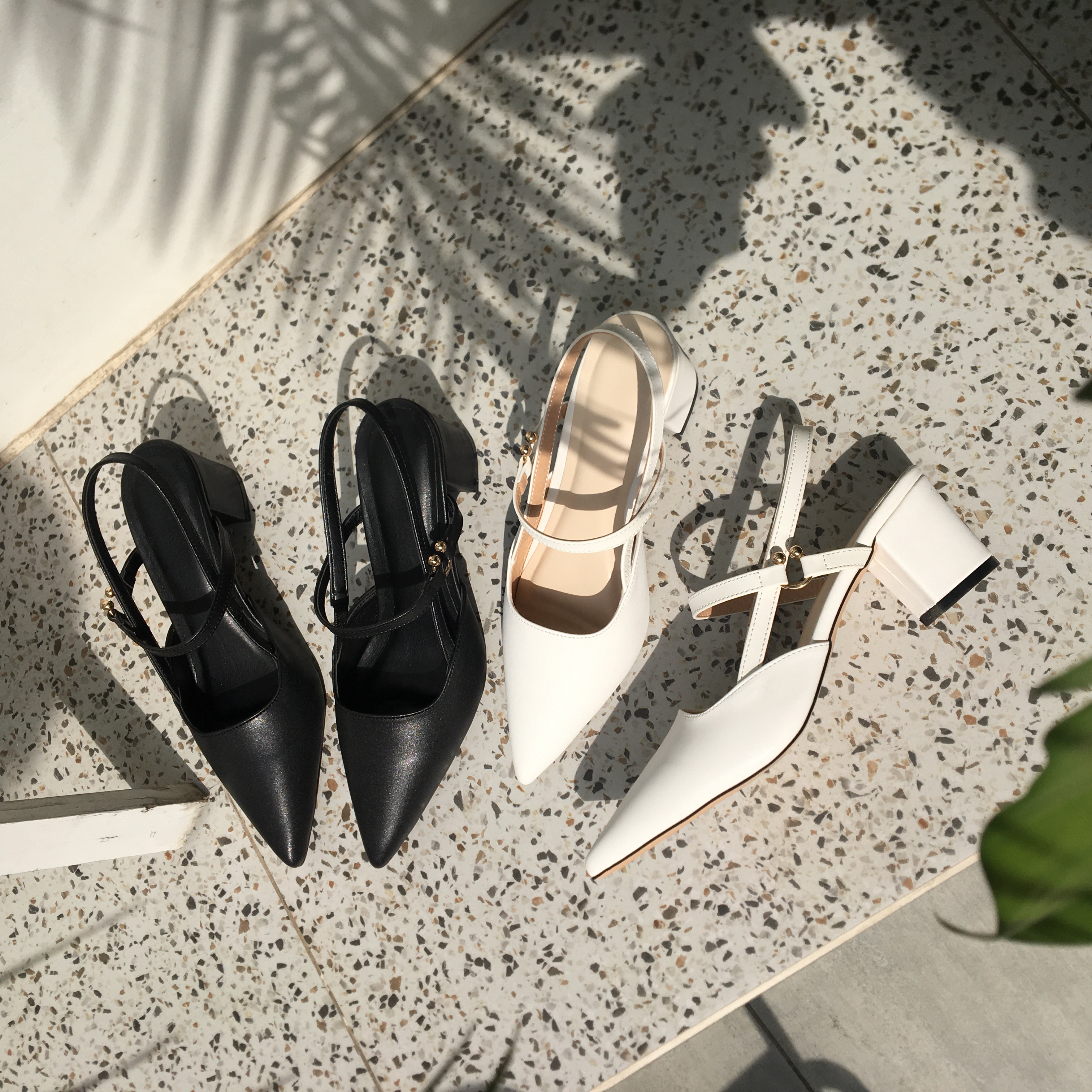 Giày cao gót 5cm bít mũi slingback khóa C