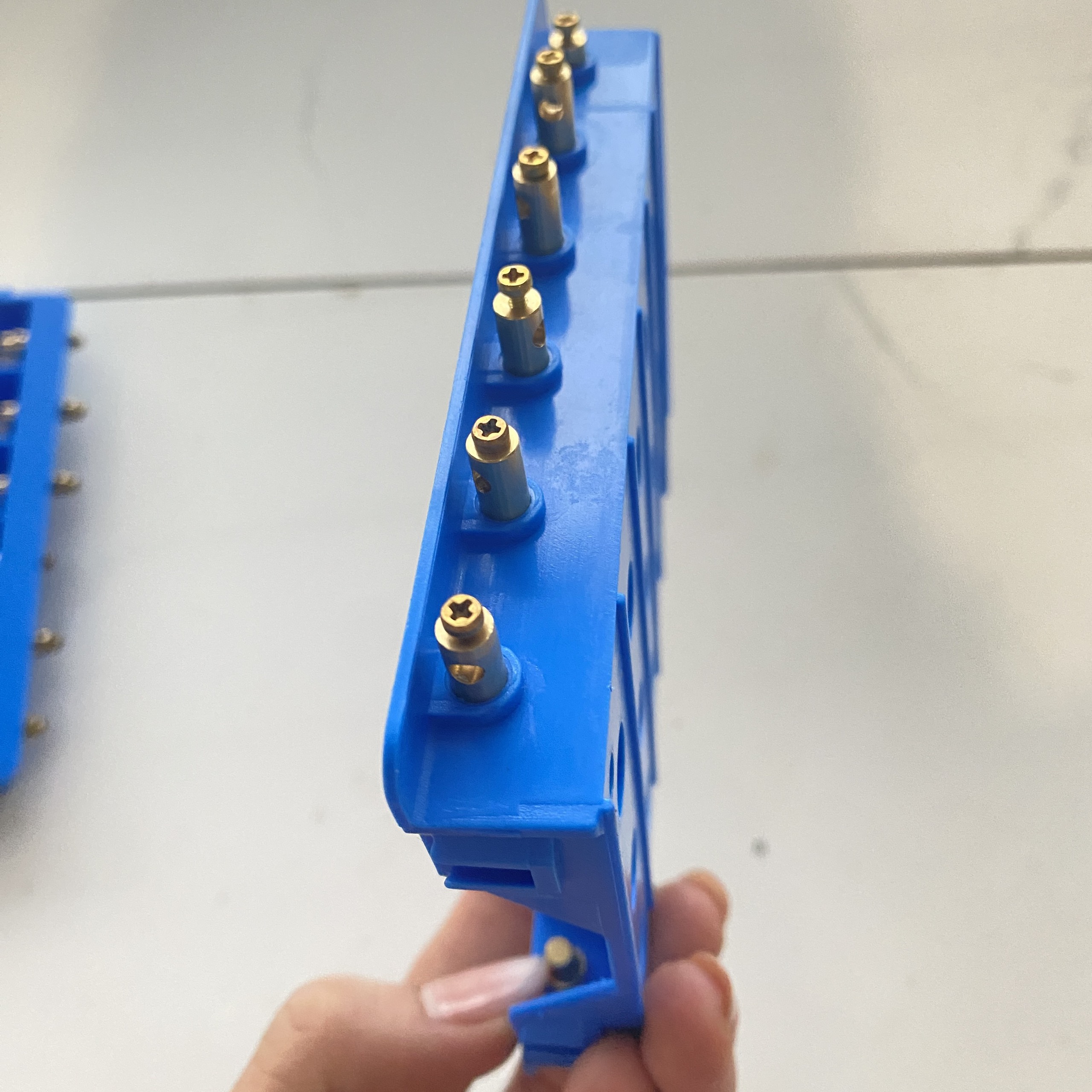 Khay cân bằng pin 18650 màu xanh ( khay 6)