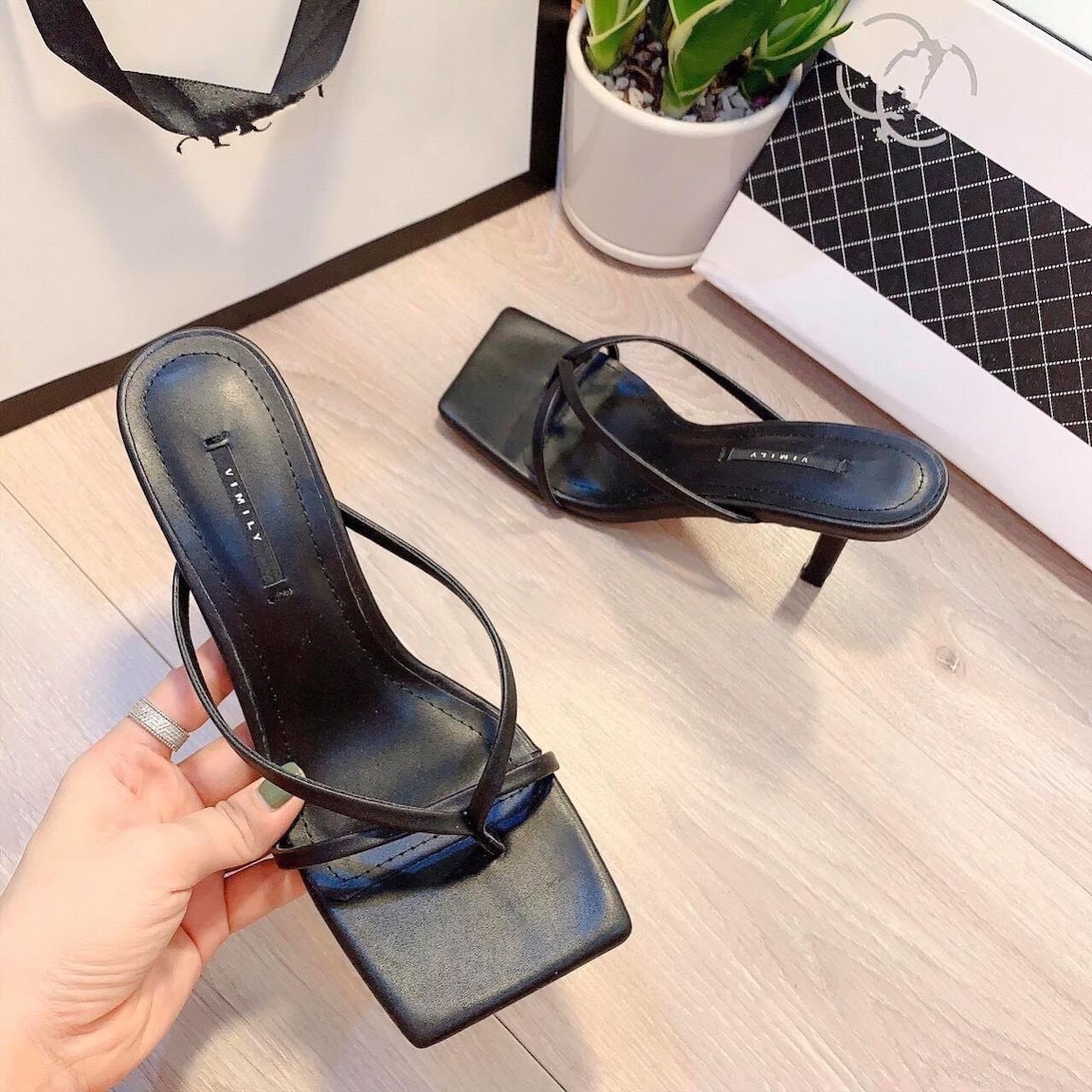 Guốc dép cao gót quai mảnh gót nhọn 7cm - V2