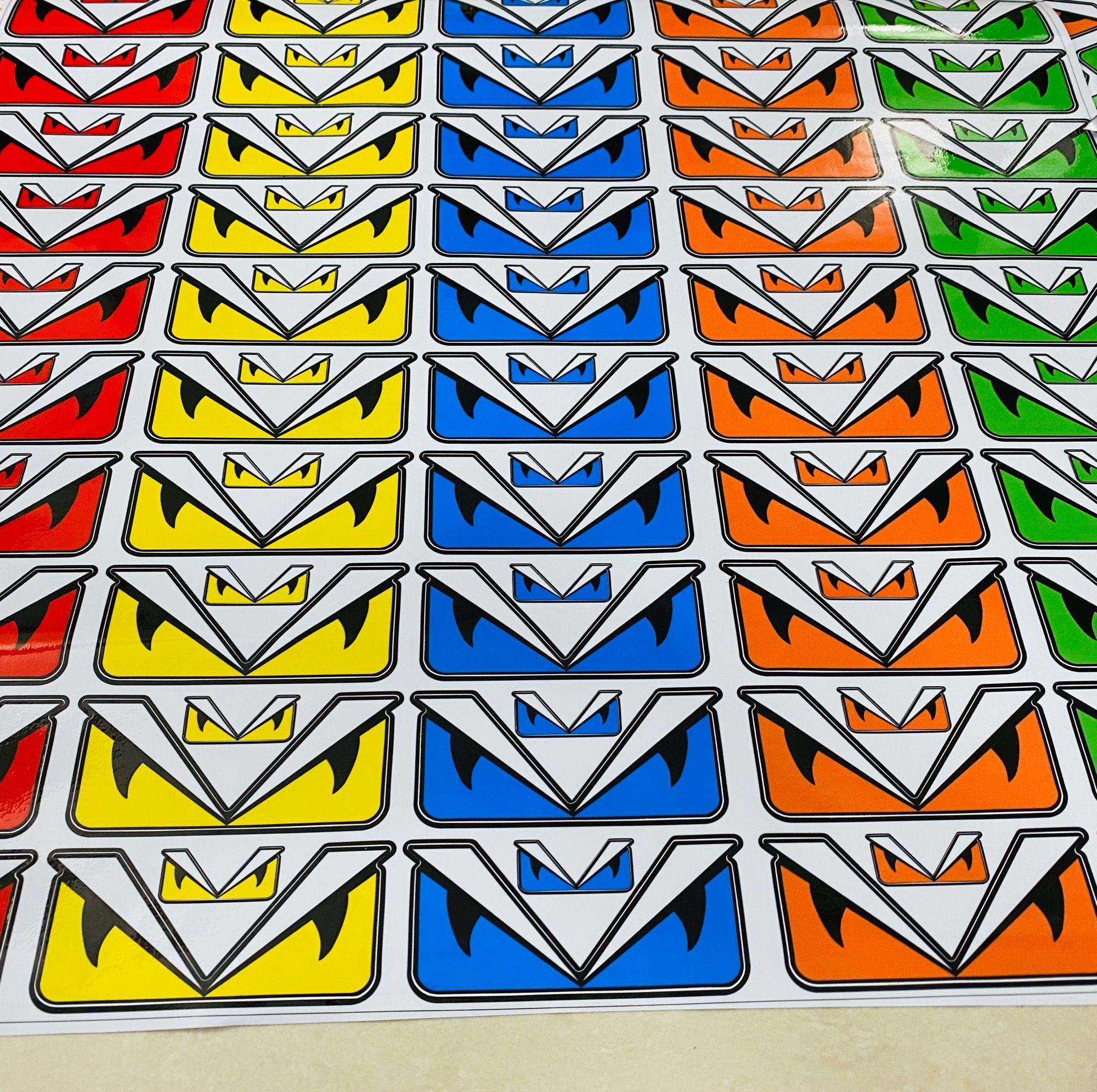 Com 50 mắt tem fendi 5 màu