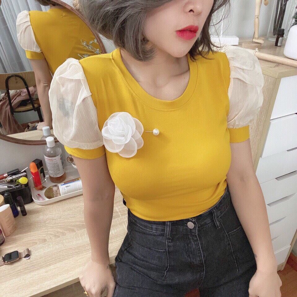 Áo thun tay phồng cổ tròn nơ ngực
