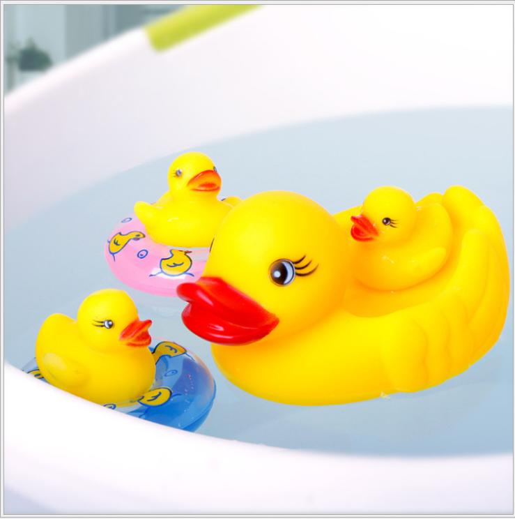 [HCM]Đàn vịt cho trẻ gồm vịt mẹ và 3 vịt con