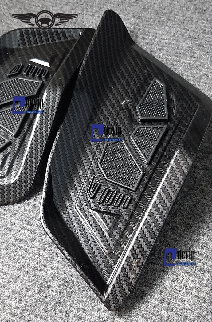 Ốp Gác Chân Em Bé AirBlade 2020 Carbon MS2827