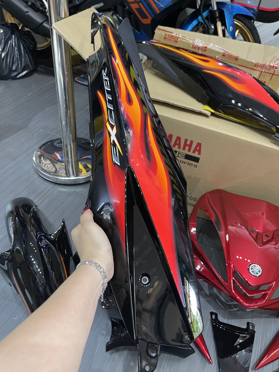Dàn áo Exciter 2009 tem lửa đỏ đen full 17 món