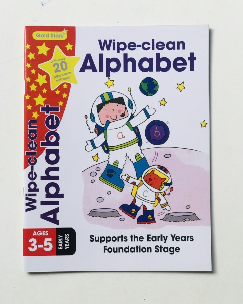 Sách - Gold Stars : Wipe clean Alphabet - Học Tiếng Anh Cho Trẻ - Bảng Chữ cái Tiếng Anh ( 3 - 5 tuổi )