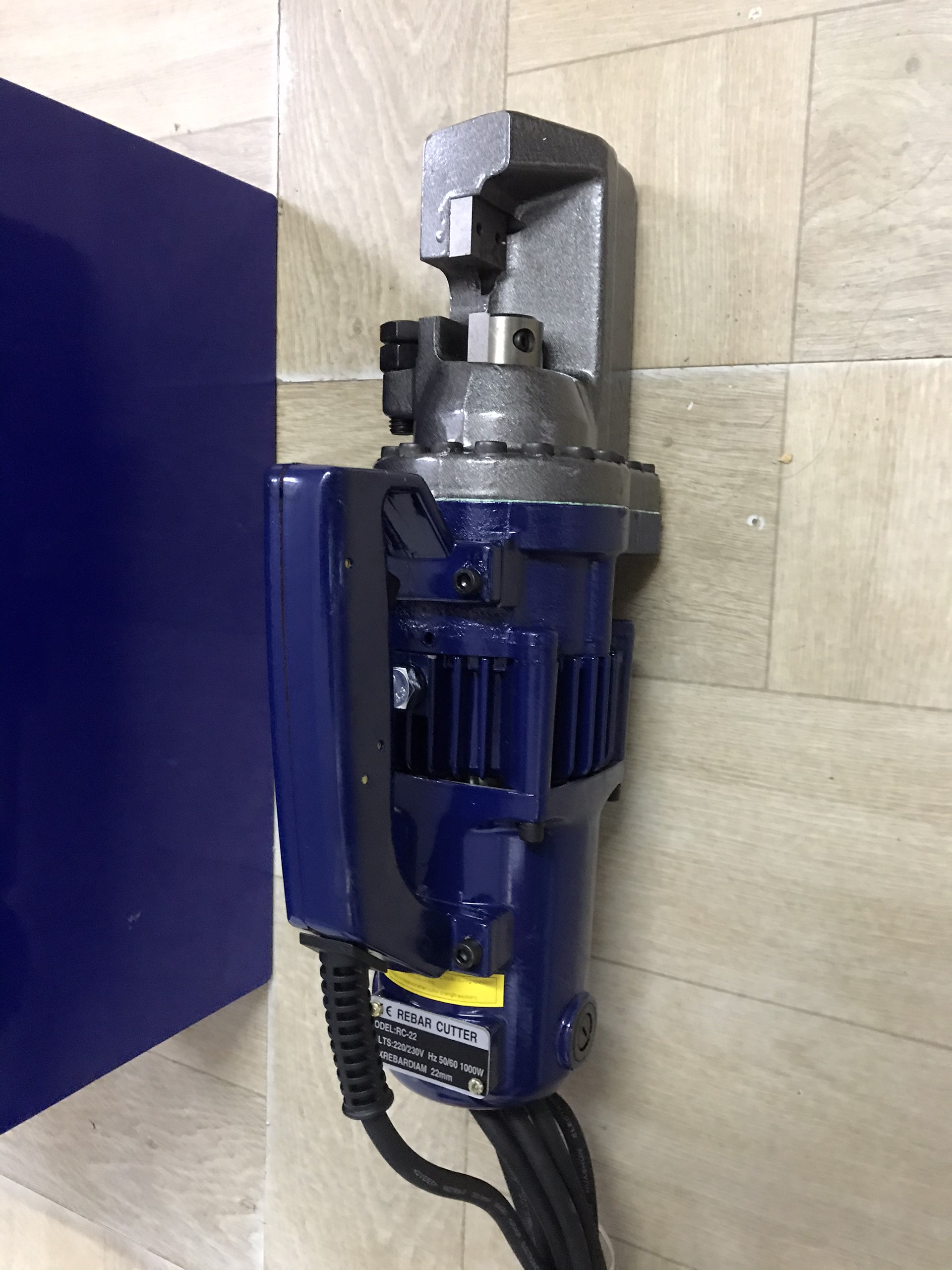 Máy Cắt Sắt Thuỷ Lực RC22 cắt phi 22 bảo hành 12 tháng